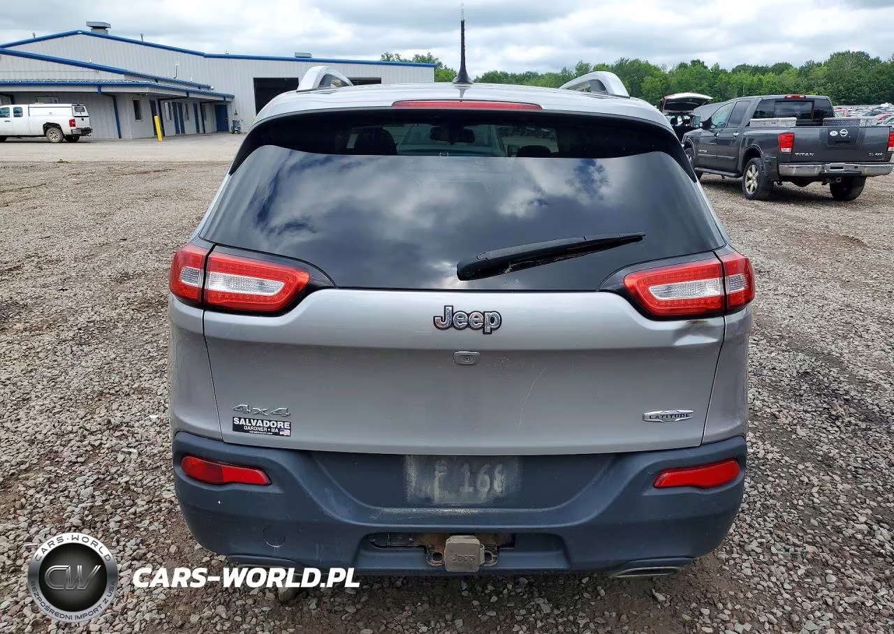 2015 Jeep Cherokee Latitude VIN:1C4PJMCS4FW660161 - 6