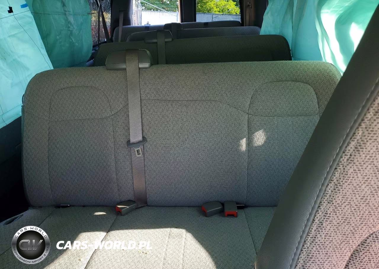 2025 Chevrolet Express G3500 VIN:1GAZGPFP8S1255212 - 10