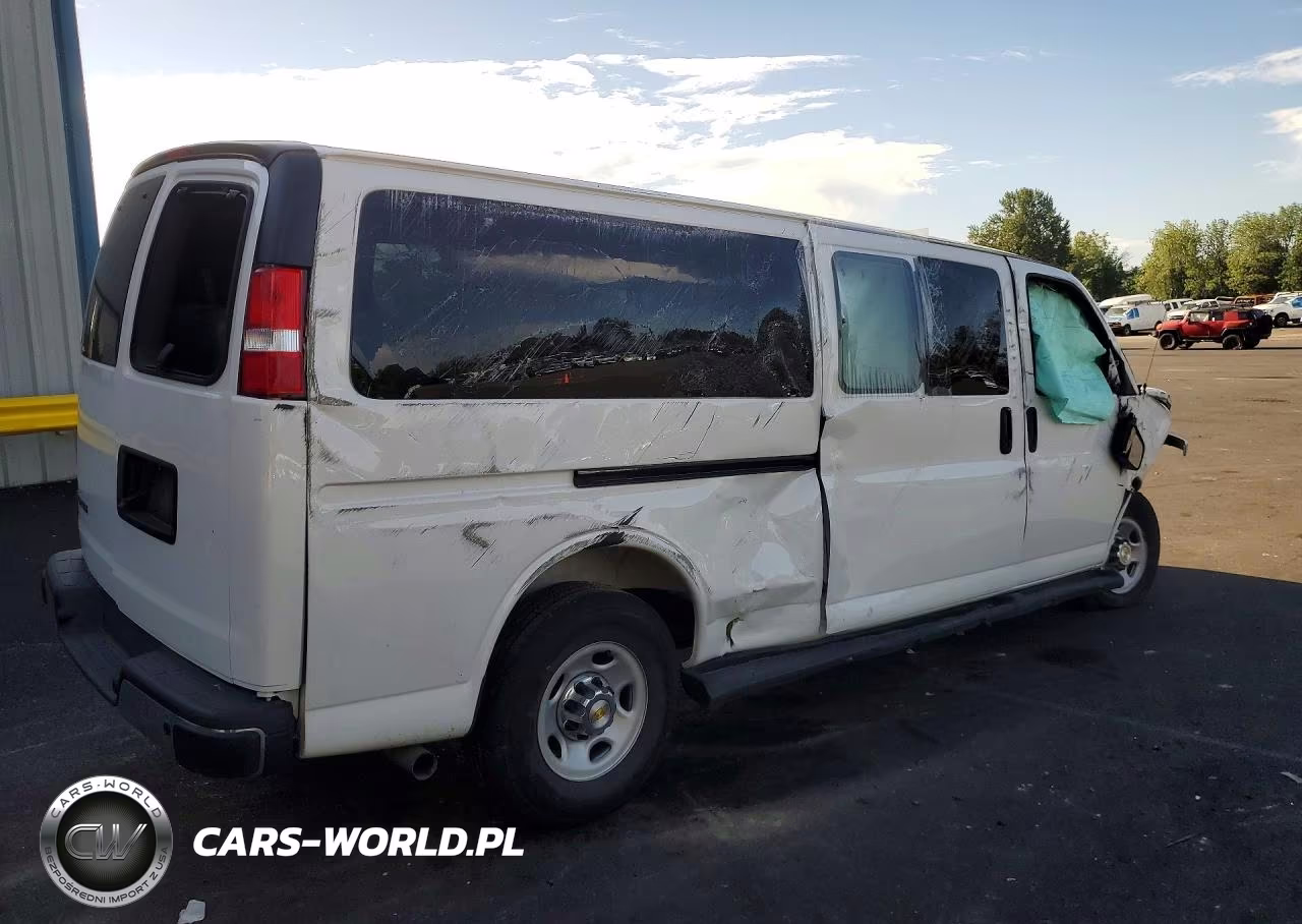 2025 Chevrolet Express G3500 VIN:1GAZGPFP8S1255212 - 3
