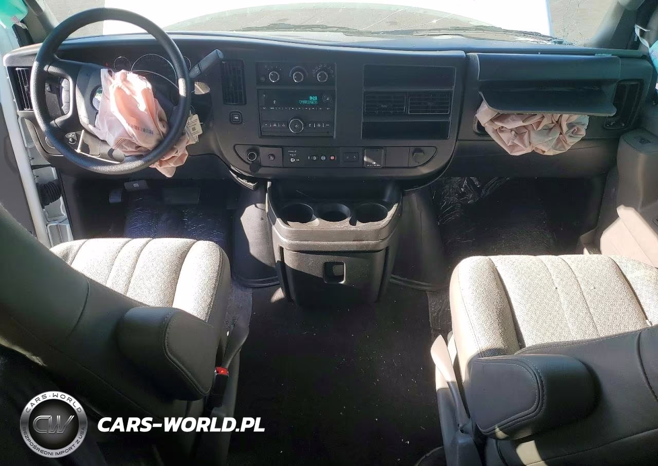 2025 Chevrolet Express G3500 VIN:1GAZGPFP8S1255212 - 8