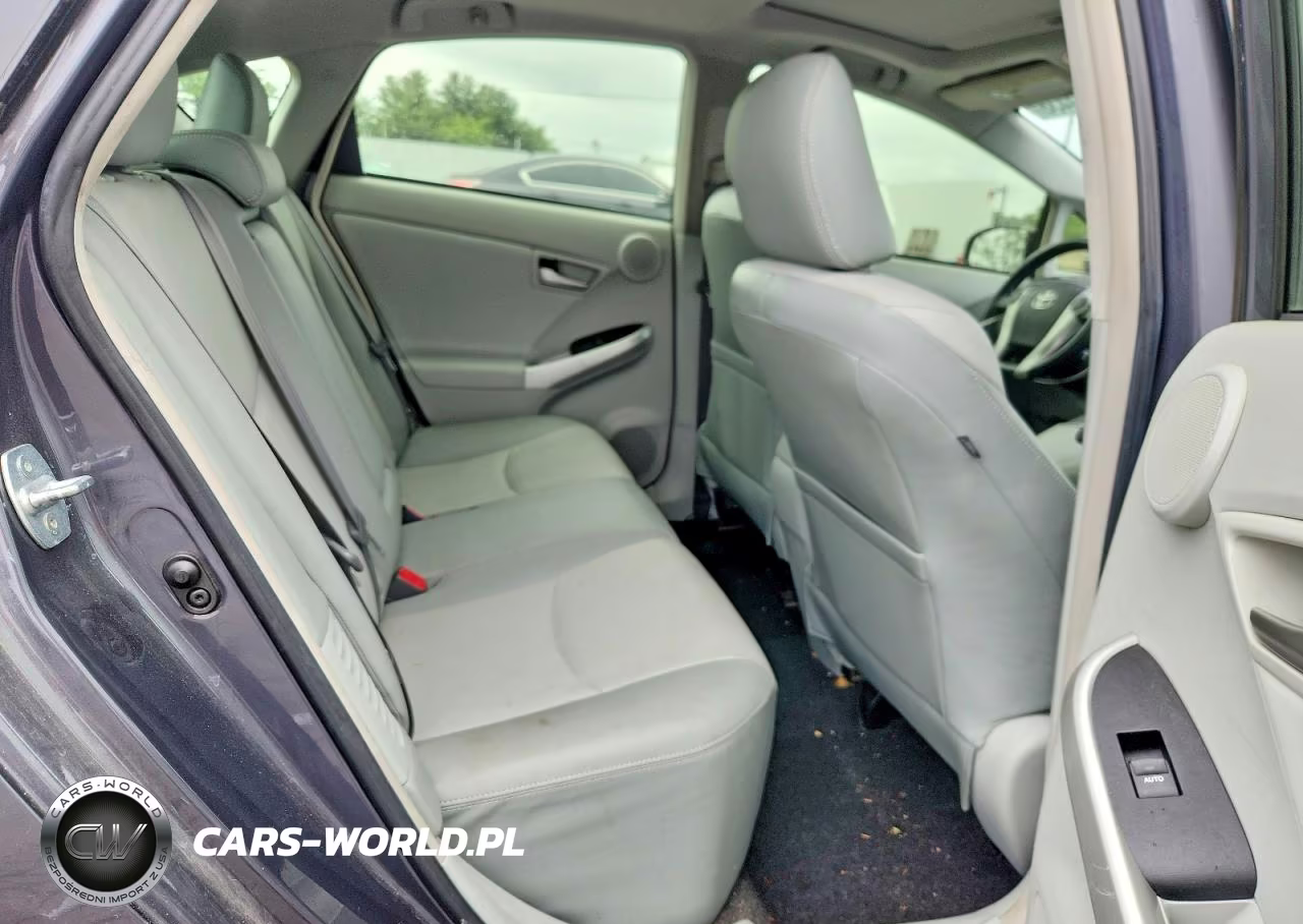 2015 Toyota Prius Four VIN:JTDKN3DU9F1973678 - 10