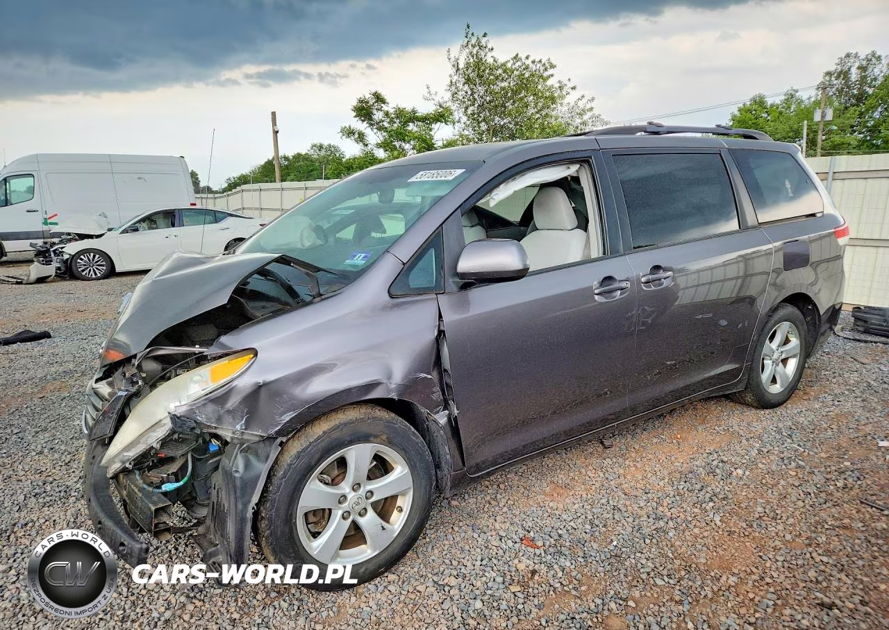 2011 Toyota Sienna Le