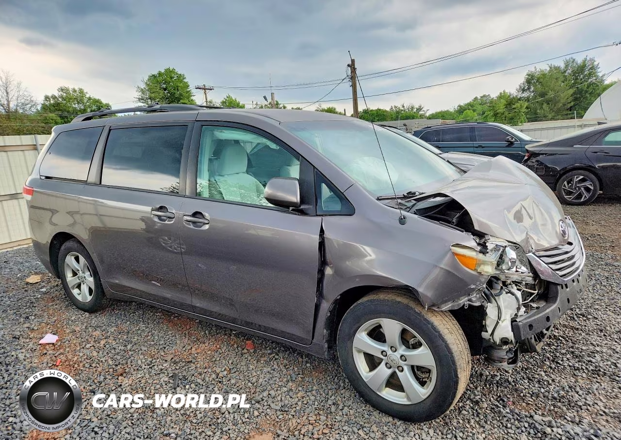 2011 Toyota Sienna Le VIN:5TDKK3DC4BS169978 - 4