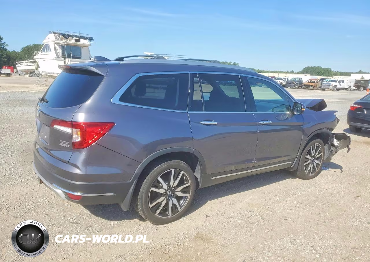 2019 Honda Pilot Touring VIN:5FNYF6H92KB100483 - 3