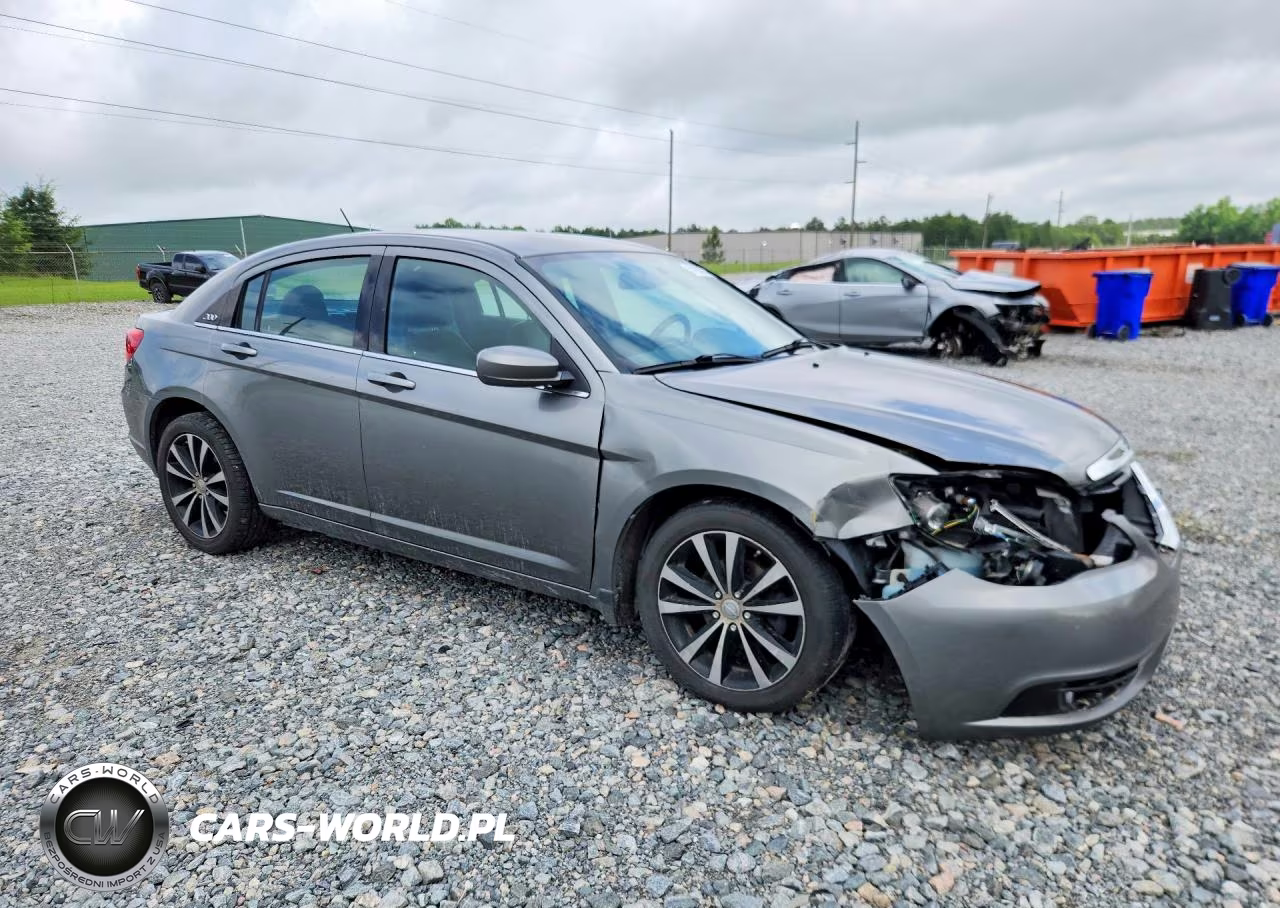 2013 Chrysler 200 Limited VIN:1C3CCBCG2DN693529 - 4