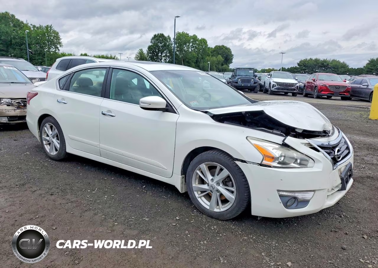 2013 Nissan Altima 2.5 VIN:1N4AL3AP7DN582699 - 4
