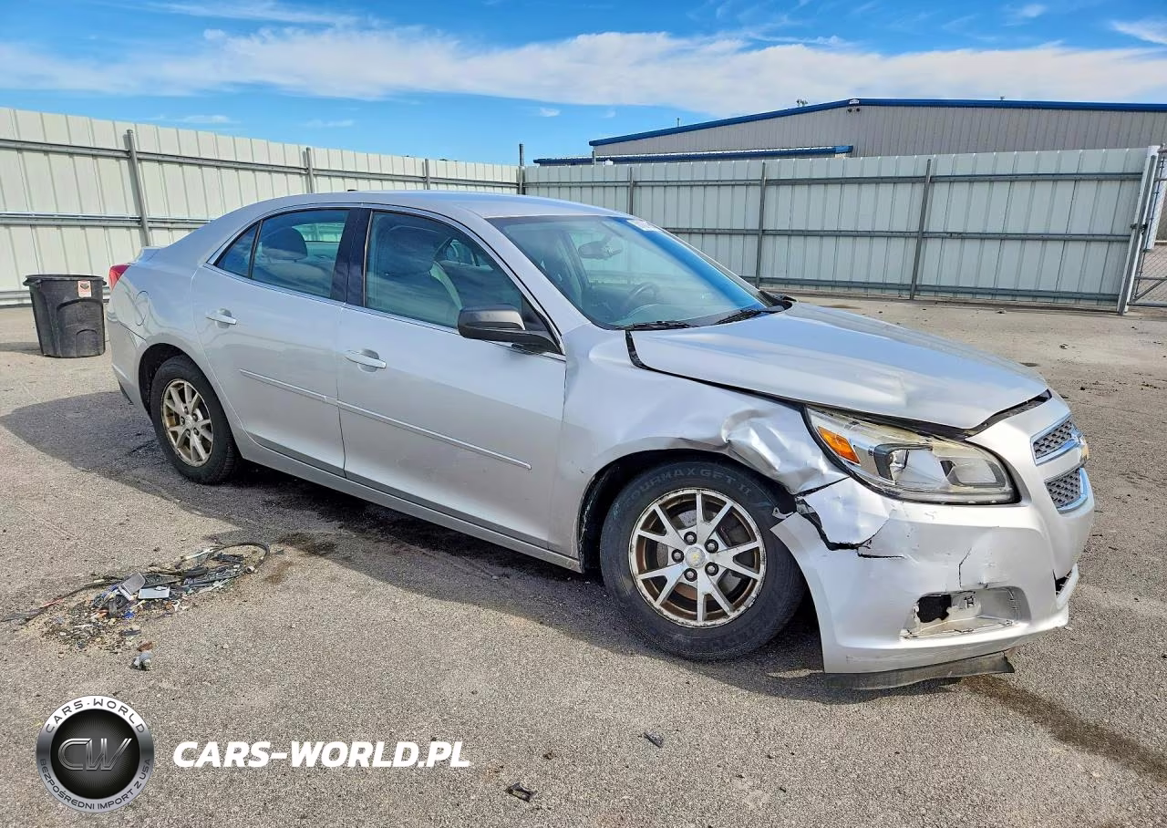 2013 Chevrolet Malibu Ls VIN:1G11A5SAXDF342491 - 4