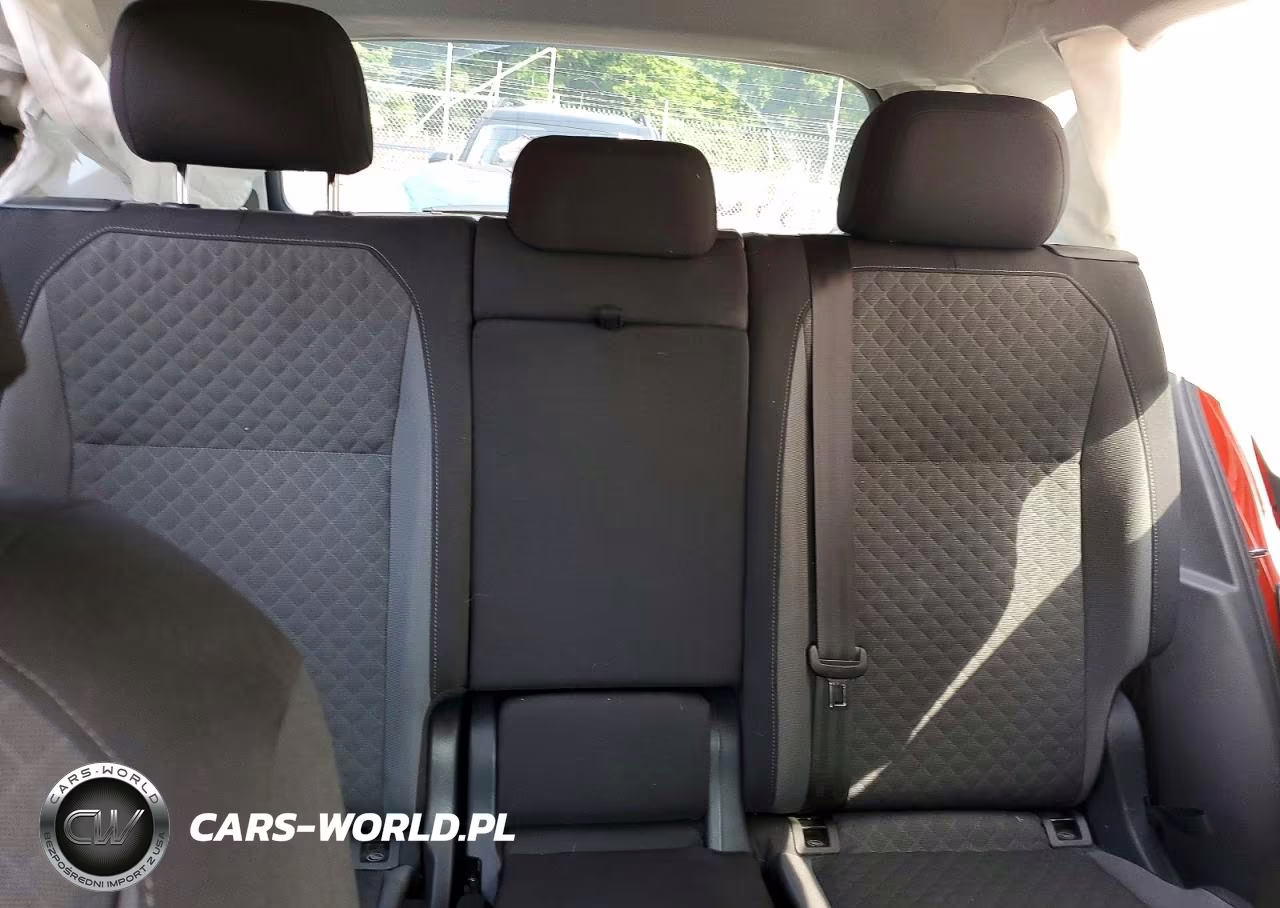 2019 Volkswagen Tiguan S VIN:3VV1B7AXXKM121834 - 10