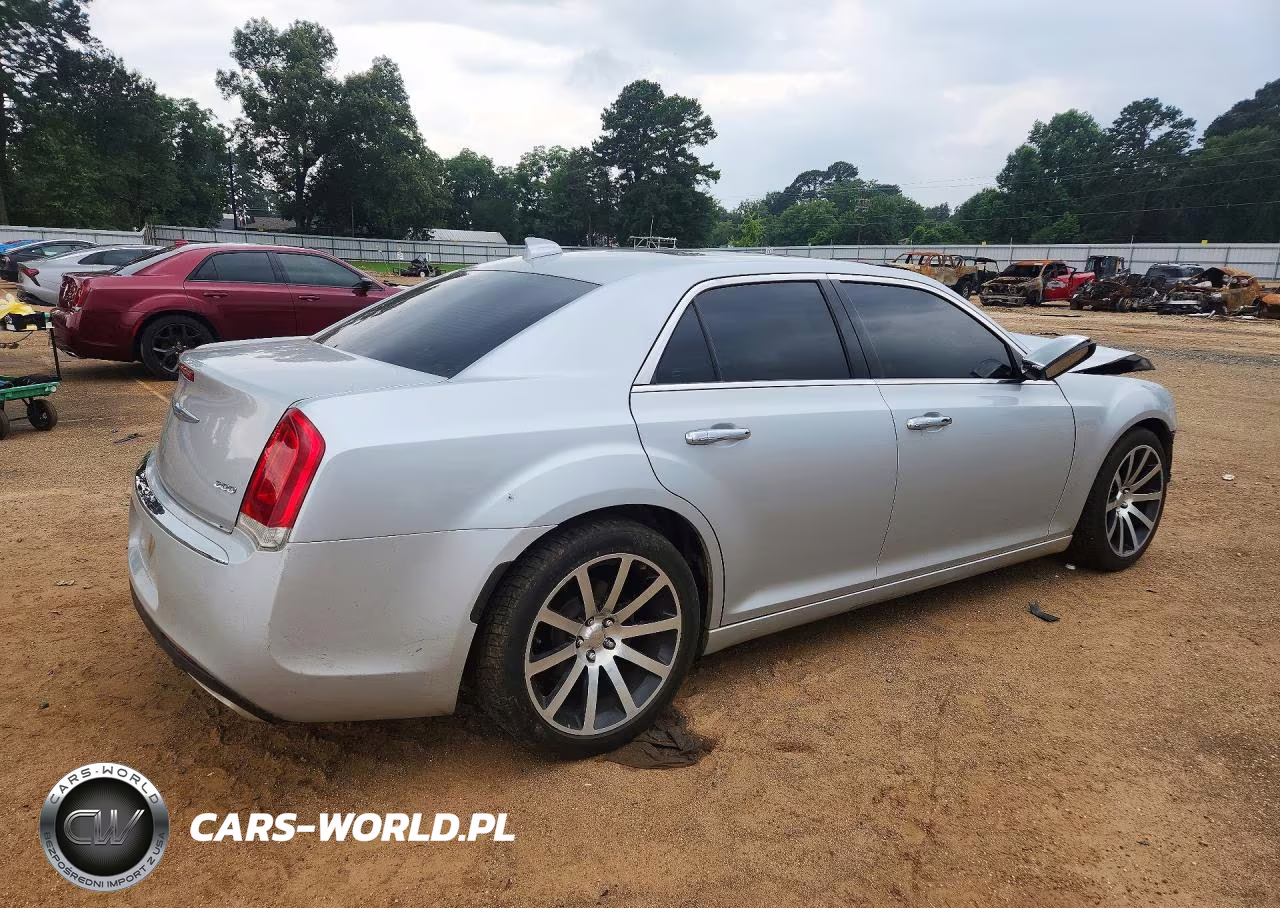 2020 Chrysler 300 Limited VIN:2C3CCAEG5LH102835 - 3