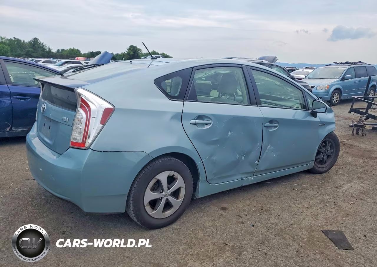 2015 Toyota Prius Two VIN:JTDKN3DU6F1898681 - 3