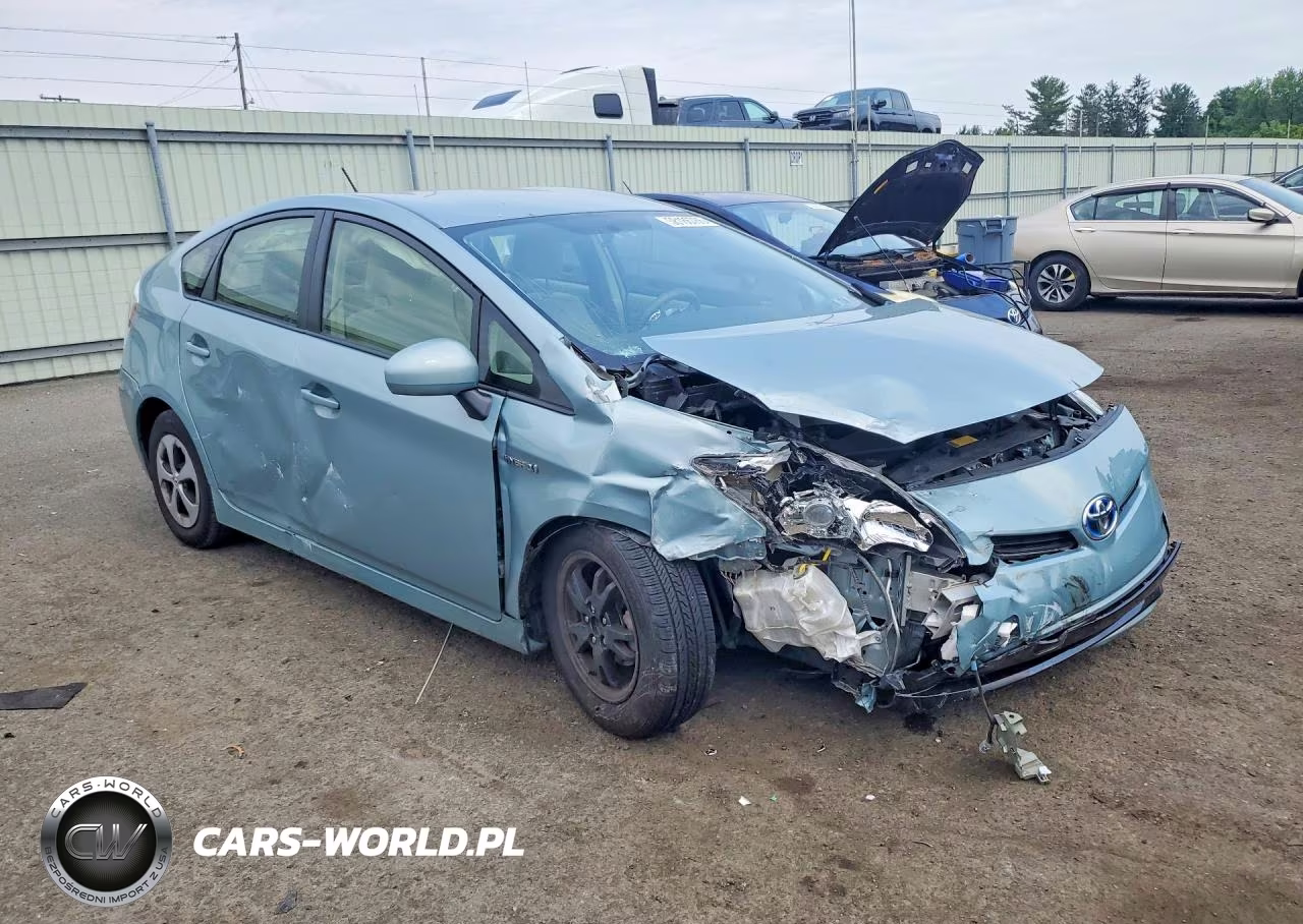2015 Toyota Prius Two VIN:JTDKN3DU6F1898681 - 4