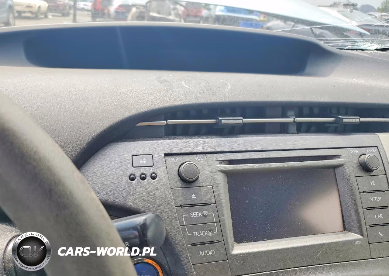 2015 Toyota Prius Two VIN:JTDKN3DU6F1898681 - 9