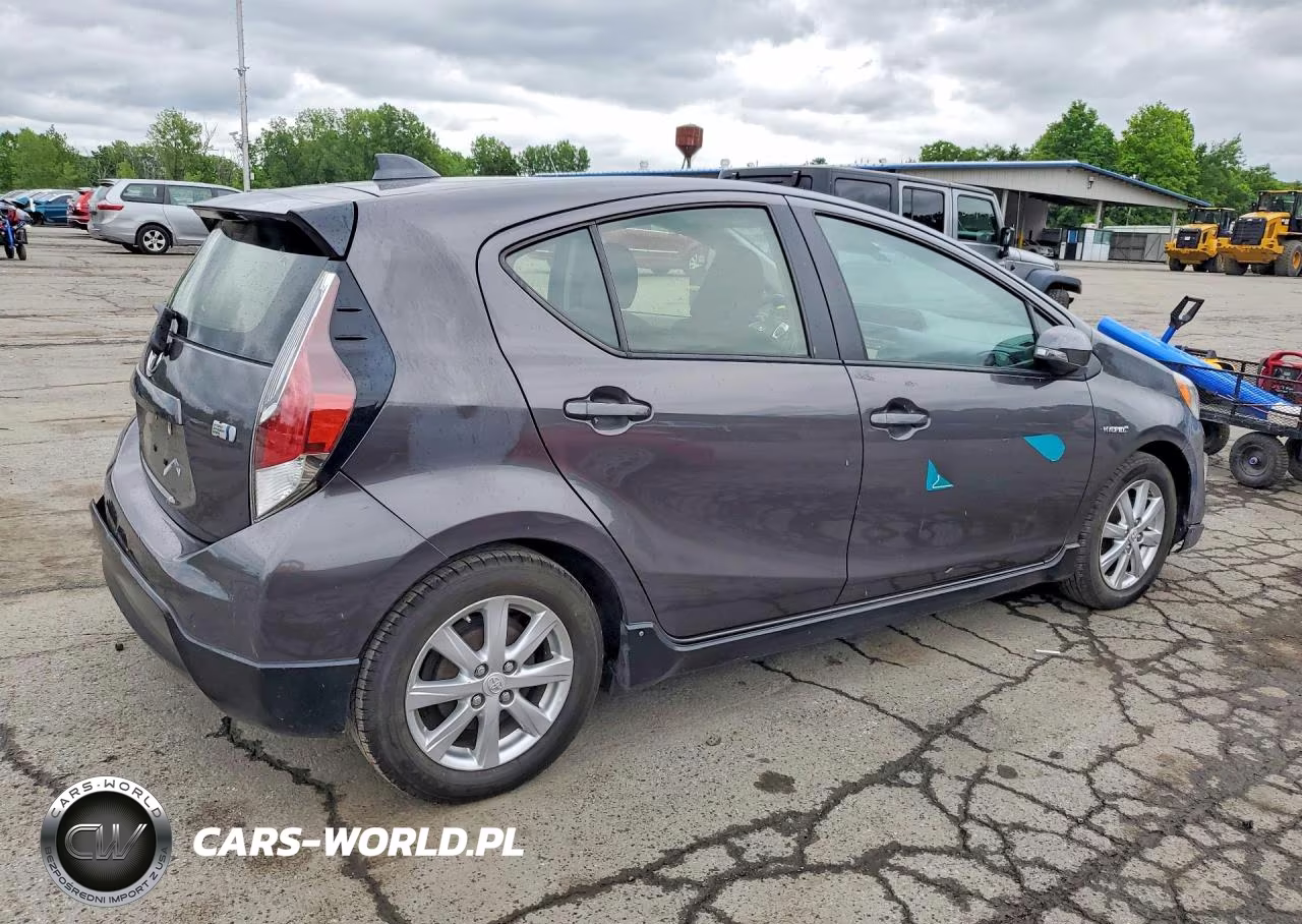 2017 Toyota Prius C Two VIN:JTDKDTB30H1591412 - 3