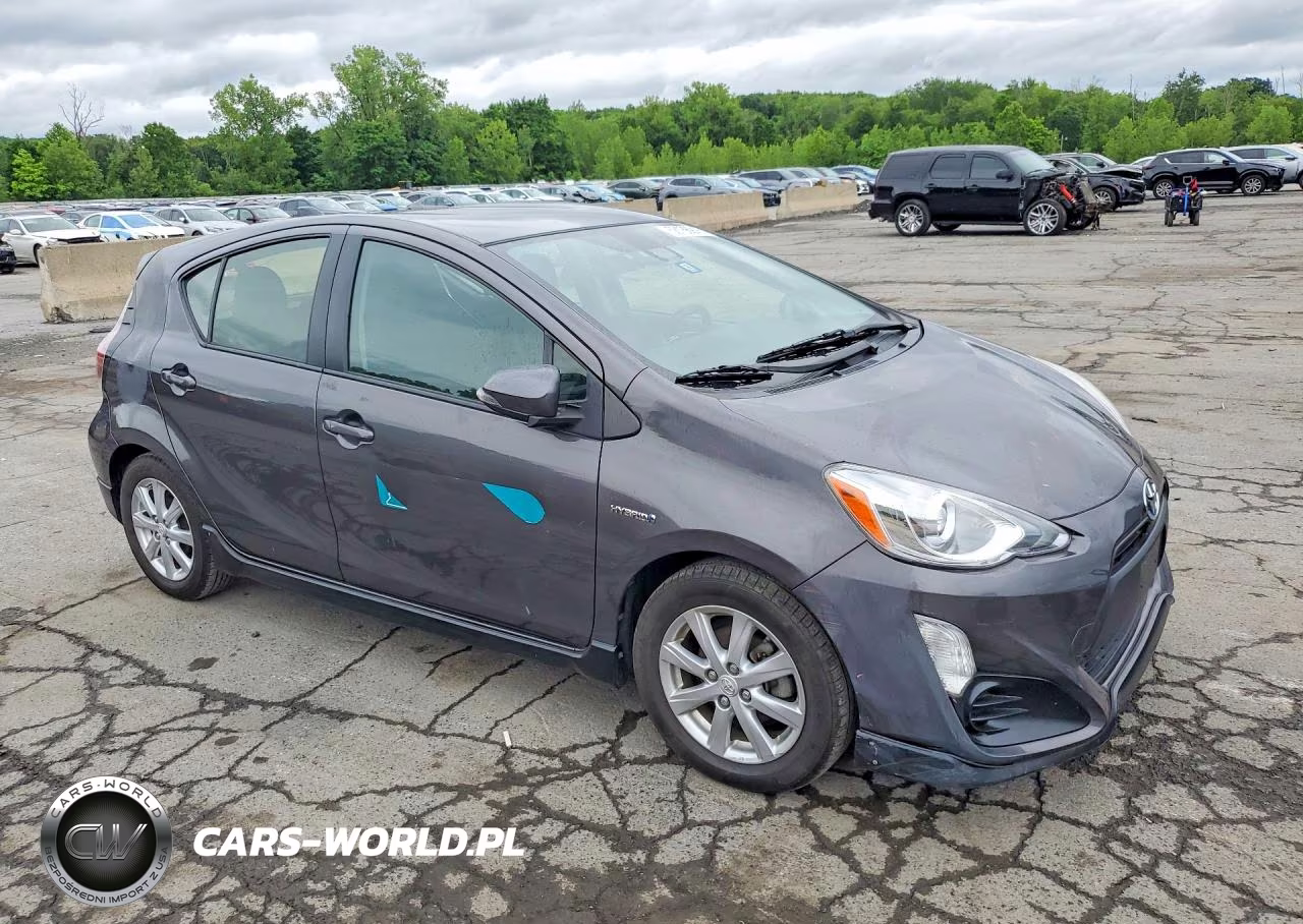 2017 Toyota Prius C Two VIN:JTDKDTB30H1591412 - 4