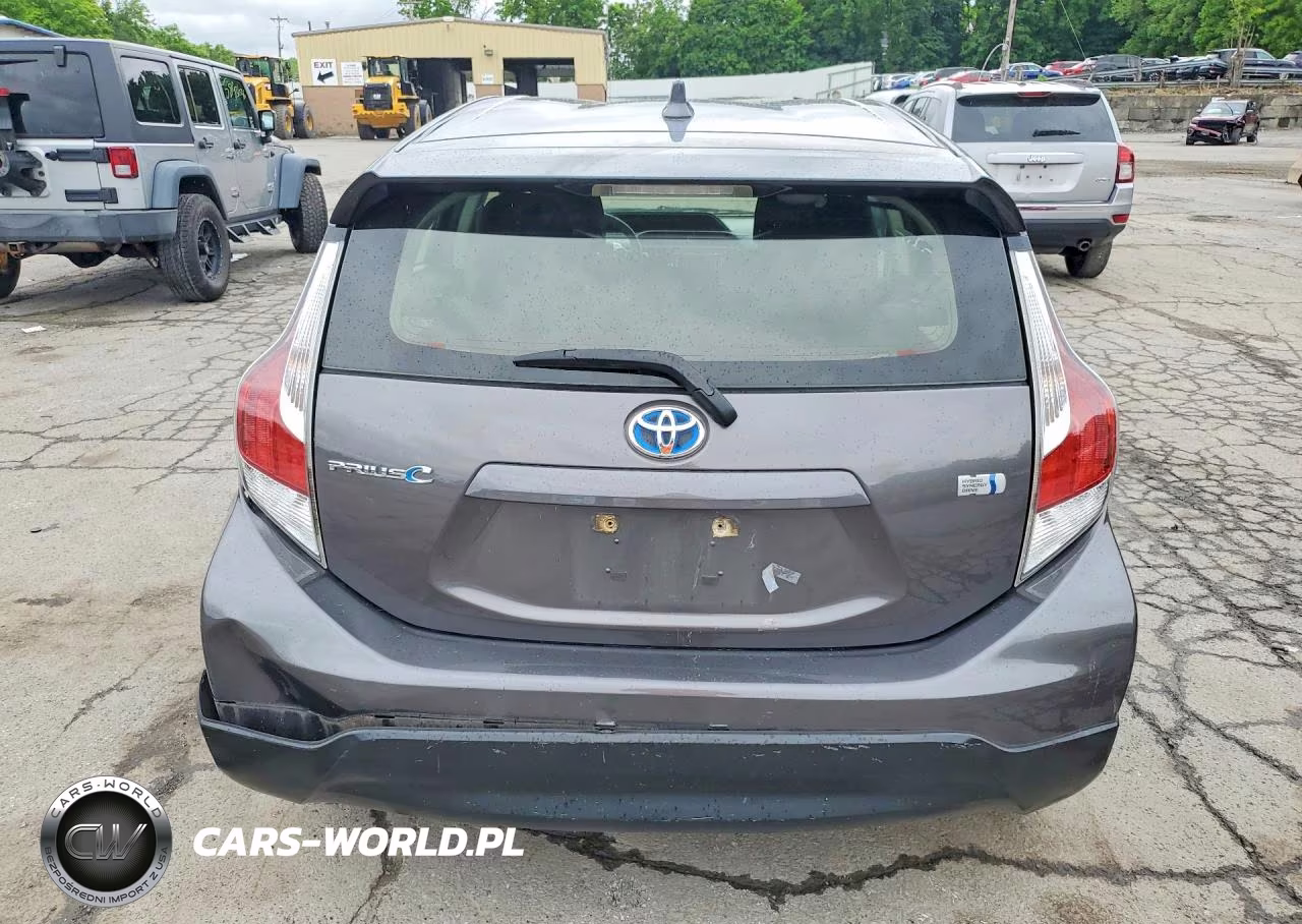 2017 Toyota Prius C Two VIN:JTDKDTB30H1591412 - 6