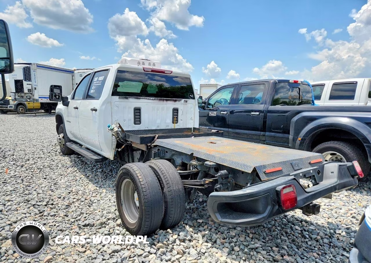 2024 Chevrolet Silverado K3500 VIN:1GC4YSEY1RF300709 - 3