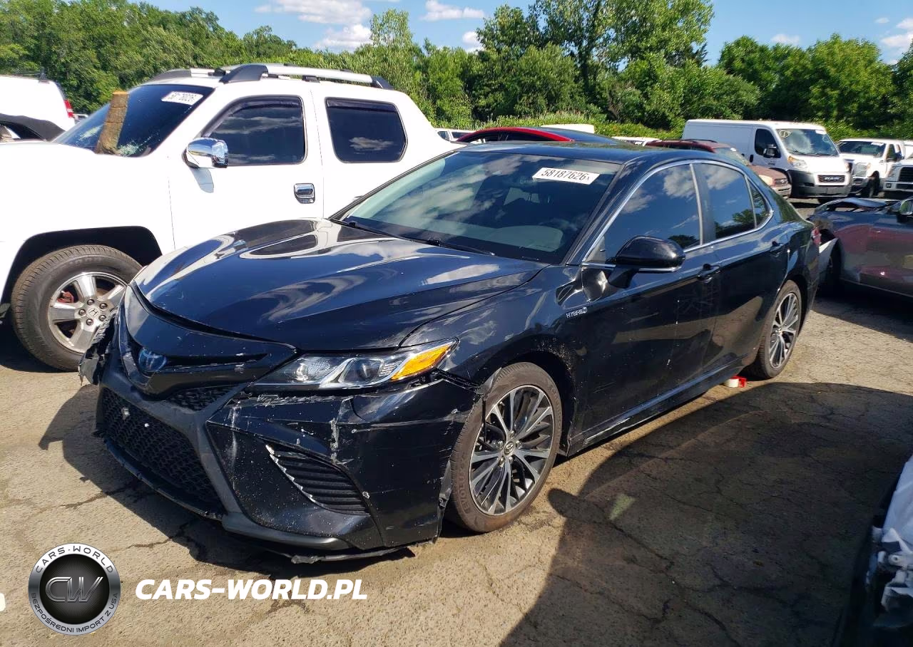 2019 Toyota Camry Hybrid Se