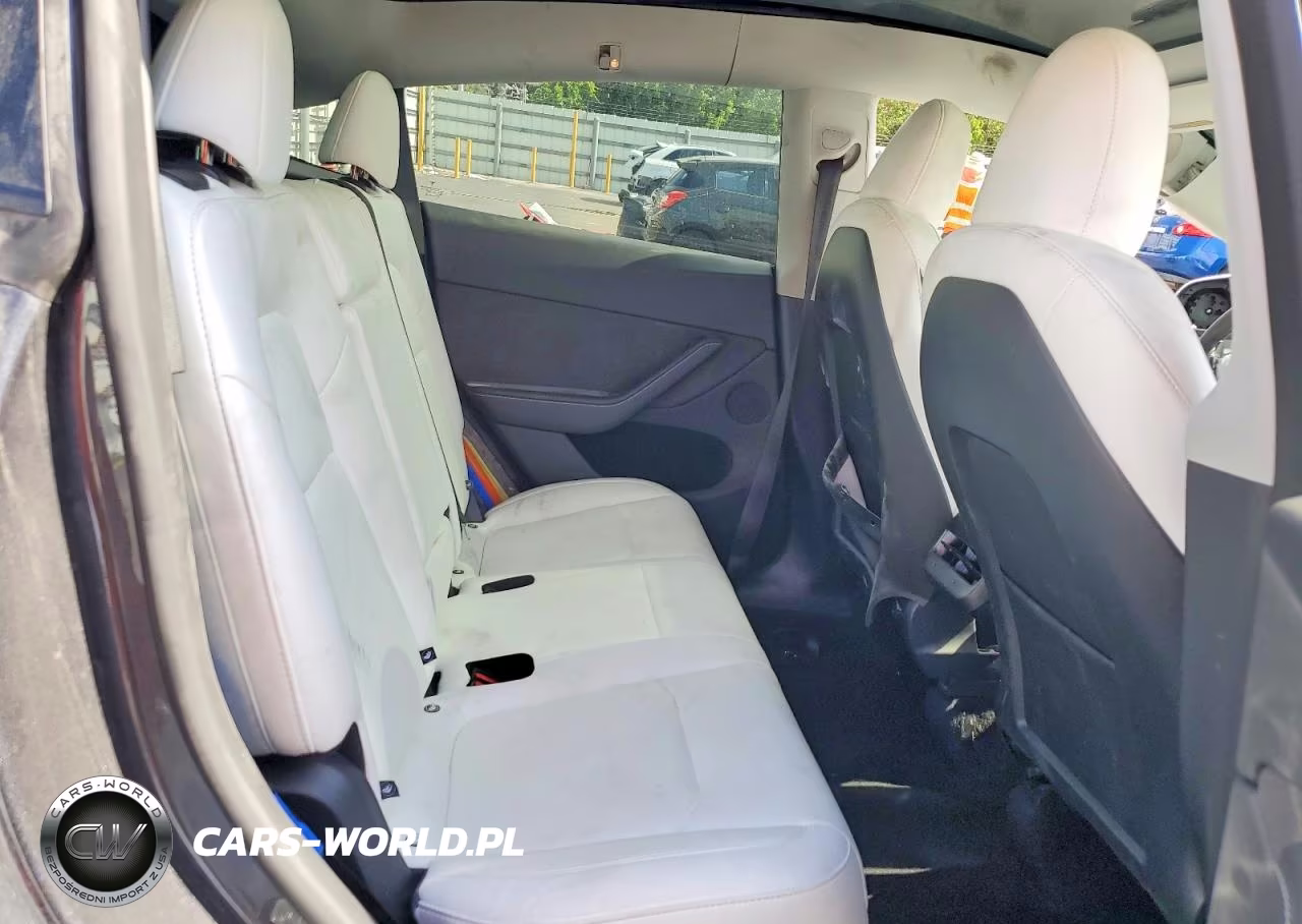 2025 Tesla Model Y VIN:7SAYGDEE5SA360332 - 11