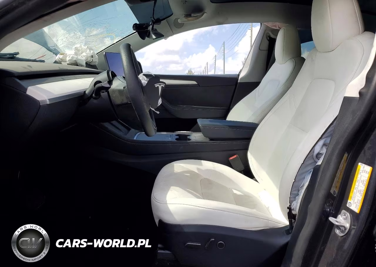 2025 Tesla Model Y VIN:7SAYGDEE5SA360332 - 7