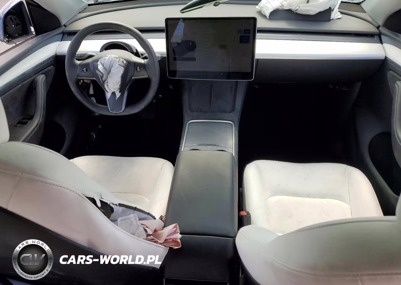 2025 Tesla Model Y VIN:7SAYGDEE5SA360332 - 8