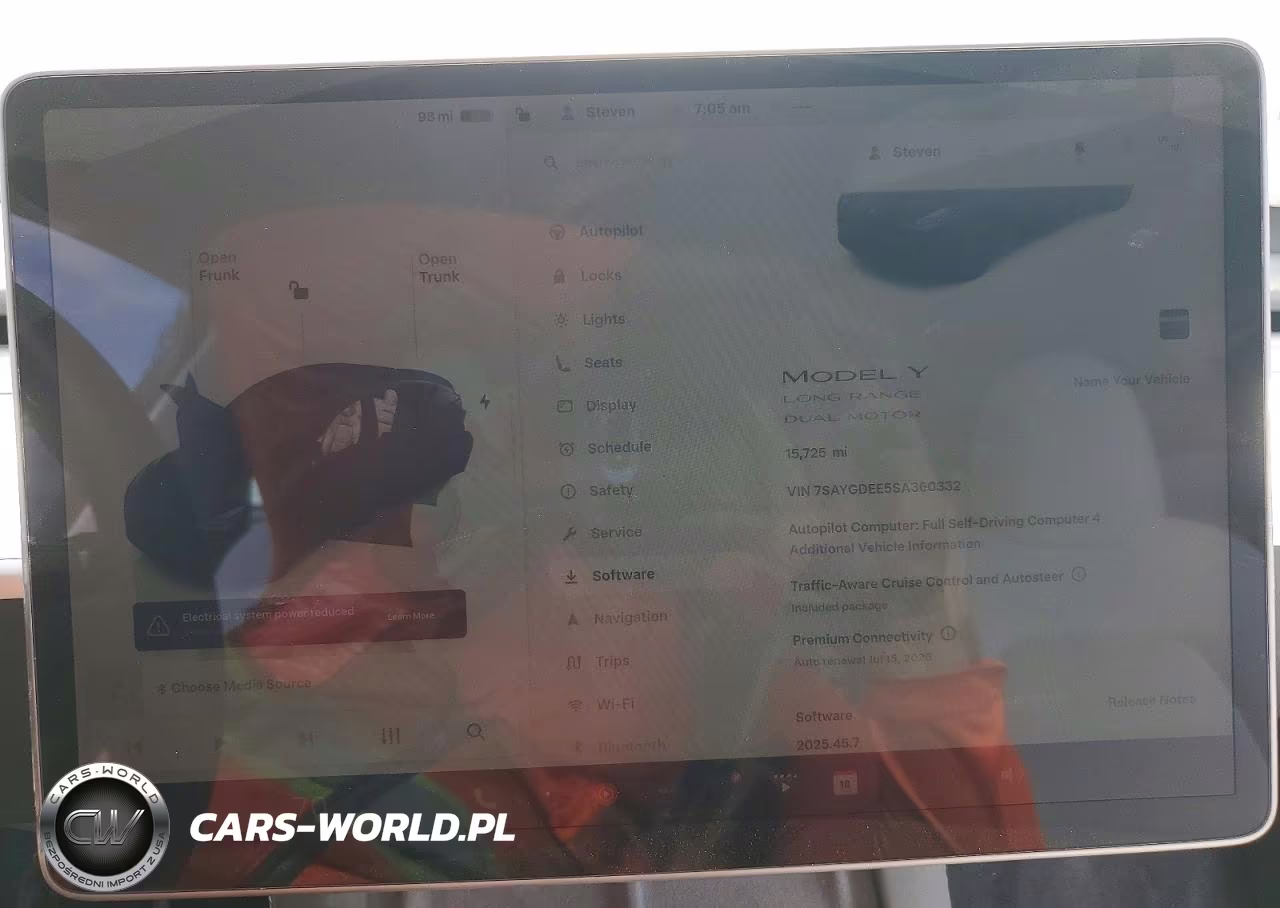2025 Tesla Model Y VIN:7SAYGDEE5SA360332 - 9