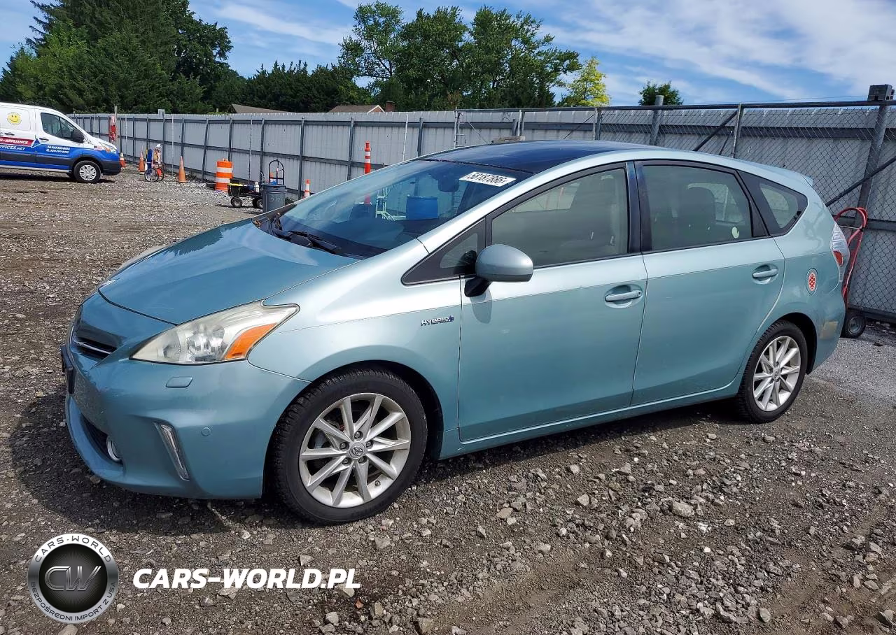 2013 Toyota Prius V Five – zdjęcie 1 z 12