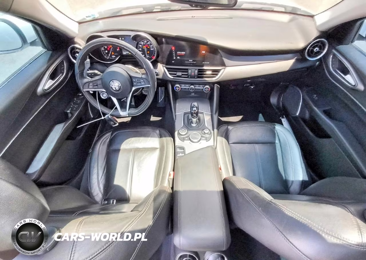 2017 Alfa Romeo Giulia Q4 VIN:ZARFAEDN0H7542587 - 8