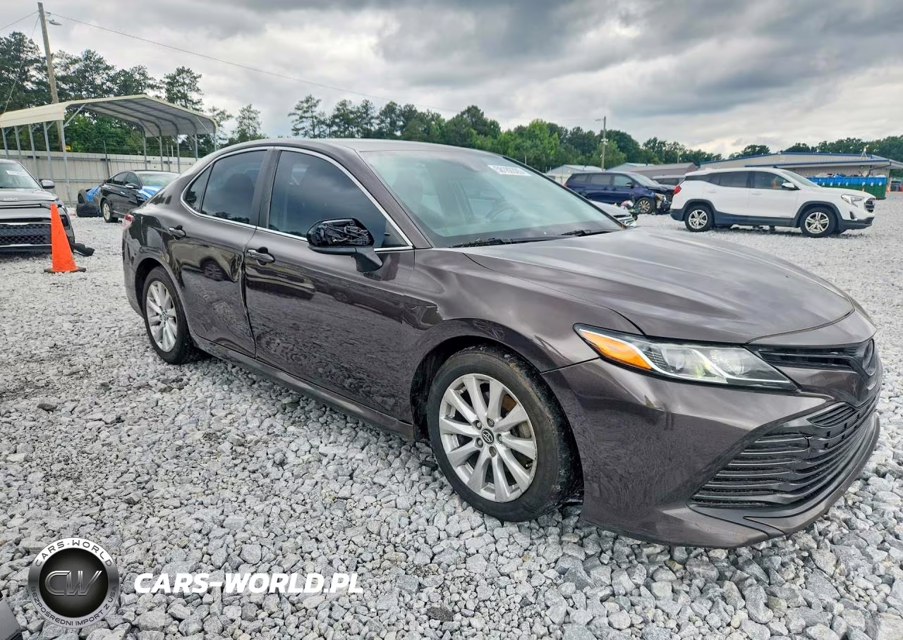 2019 Toyota Camry Le VIN:4T1B11HK3KU270560 - 4