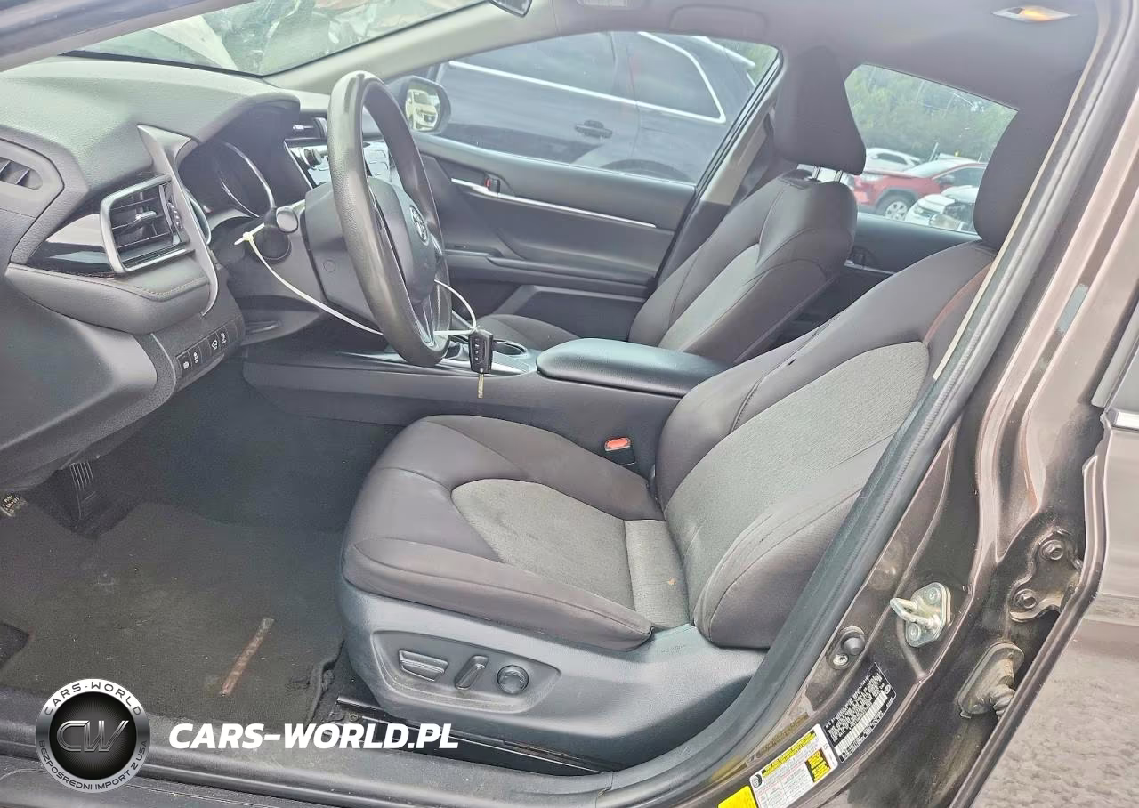 2019 Toyota Camry Le VIN:4T1B11HK3KU270560 - 7