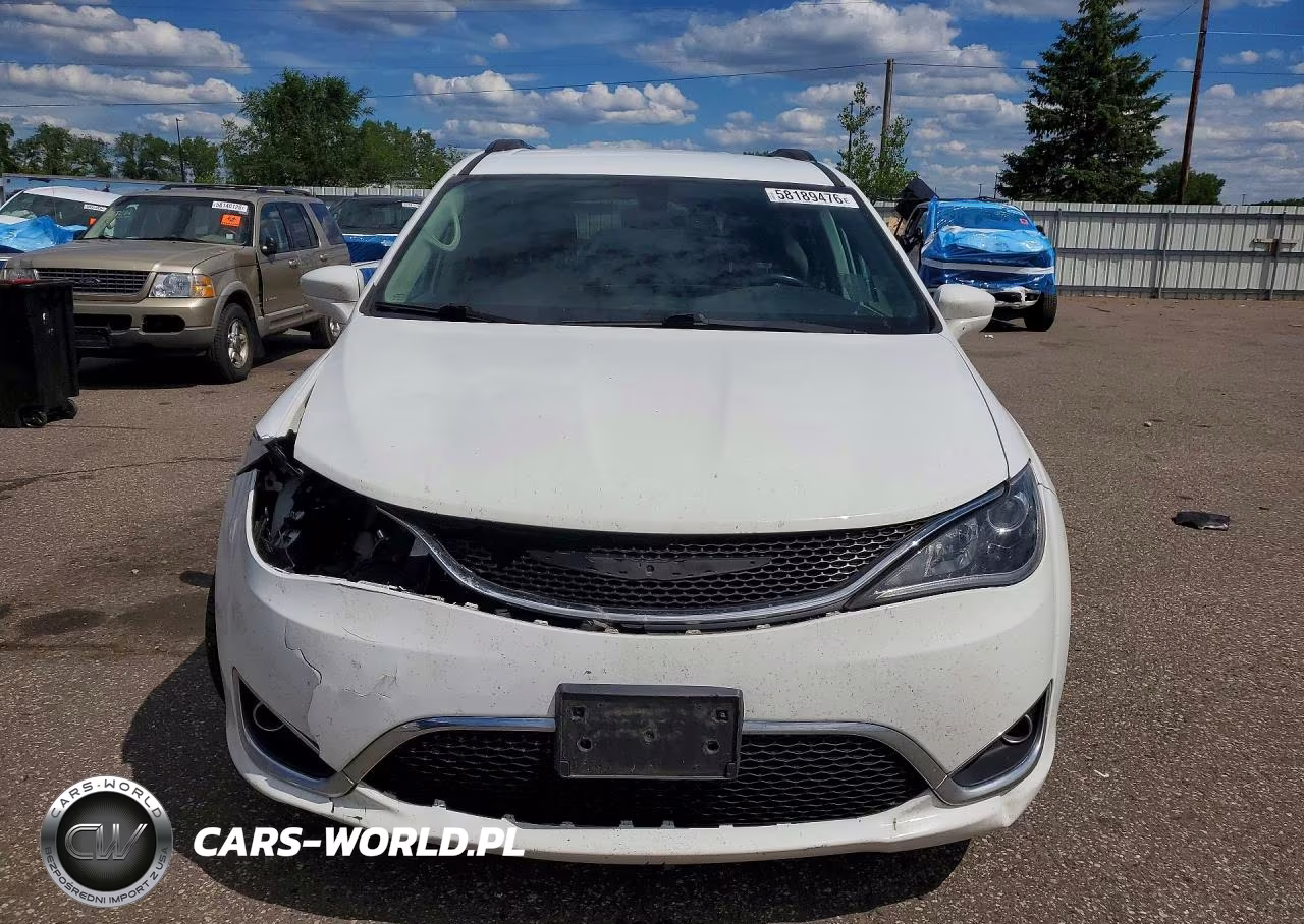 2017 Chrysler Pacifica Touring L VIN:2C4RC1BG7HR541742 - 5