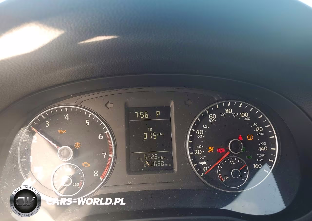 2015 Volkswagen Passat S VIN:1VWAT7A3XFC023285 - 9
