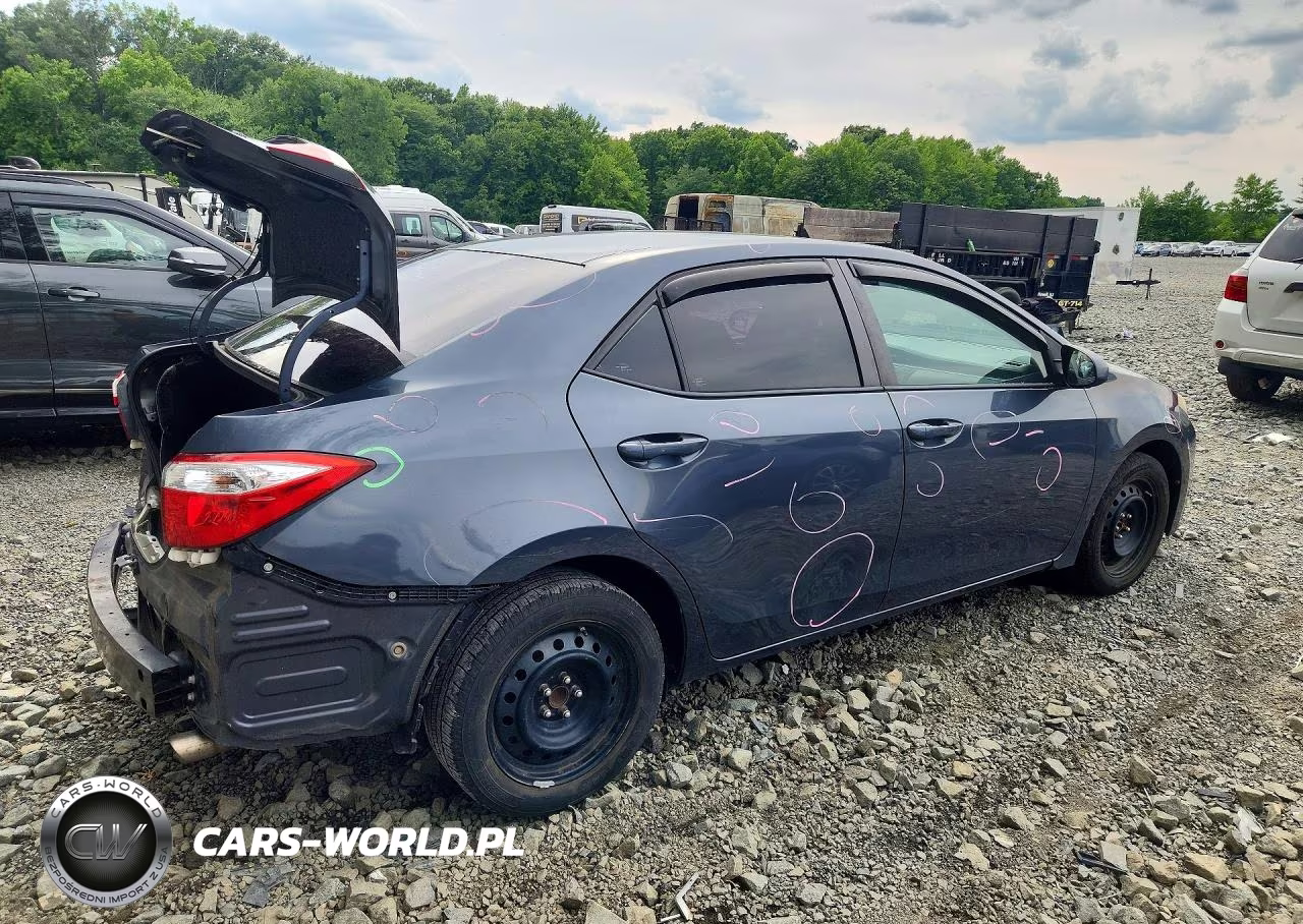 2016 Toyota Corolla Le VIN:5YFBURHE8GP409901 - 3