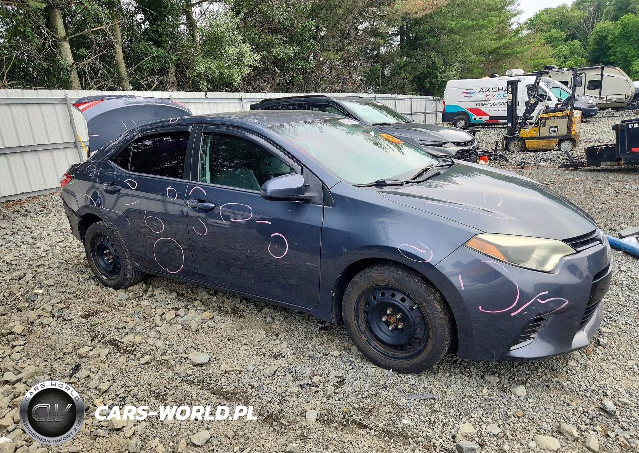 2016 Toyota Corolla Le VIN:5YFBURHE8GP409901 - 4