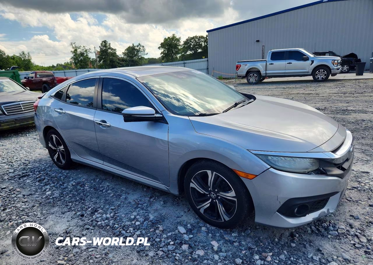 2016 Honda Civic Touring VIN:19XFC1F95GE035941 - 4