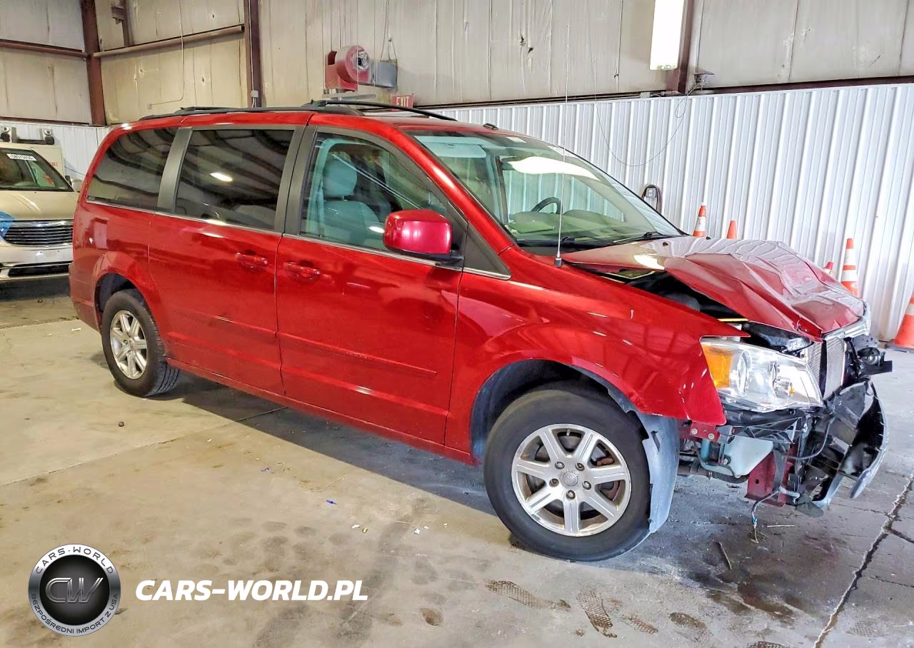 2008 Chrysler Town & Country Touring VIN:2A8HR54P98R152835 - 4