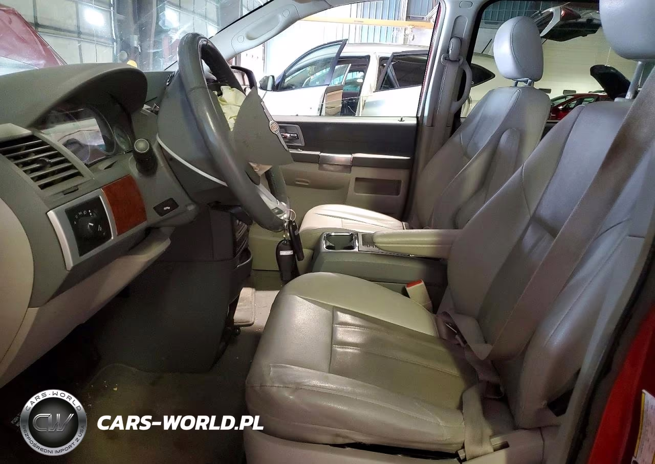 2008 Chrysler Town & Country Touring VIN:2A8HR54P98R152835 - 7
