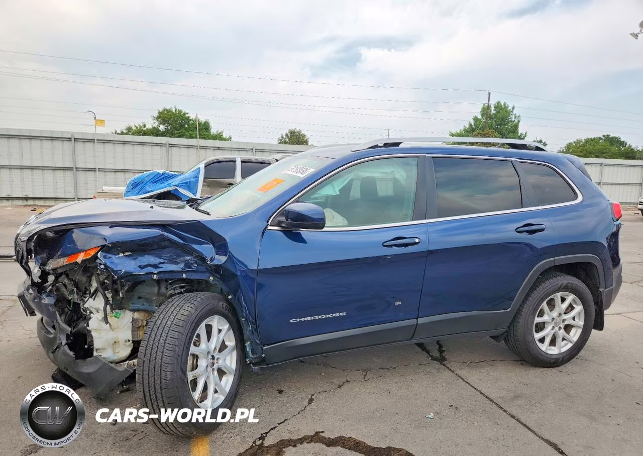 2018 Jeep Cherokee Latitude VIN:1C4PJMCX3JD562657 - 1
