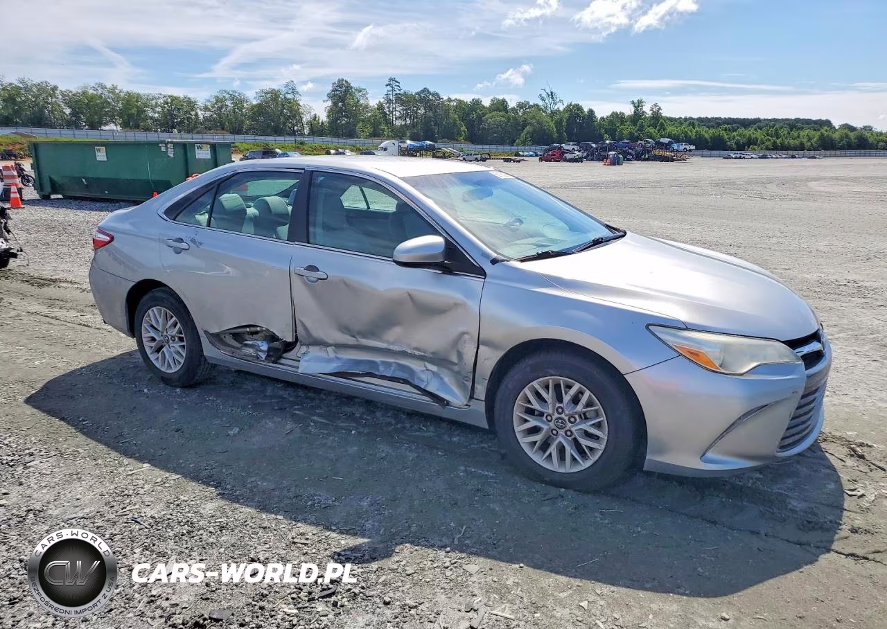 2017 Toyota Camry Le VIN:4T1BF1FK1HU677094 - 4