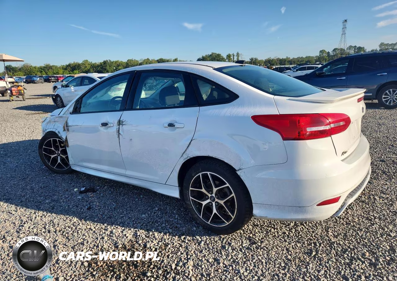 2016 Ford Focus Se VIN:1FADP3F26GL306108 - 2