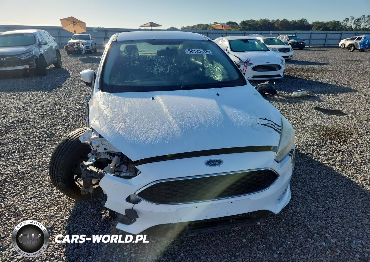 2016 Ford Focus Se VIN:1FADP3F26GL306108 - 5