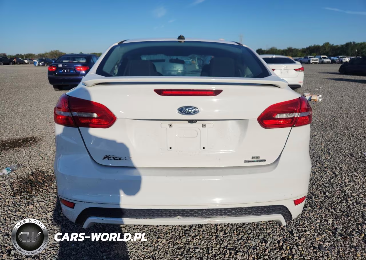 2016 Ford Focus Se VIN:1FADP3F26GL306108 - 6