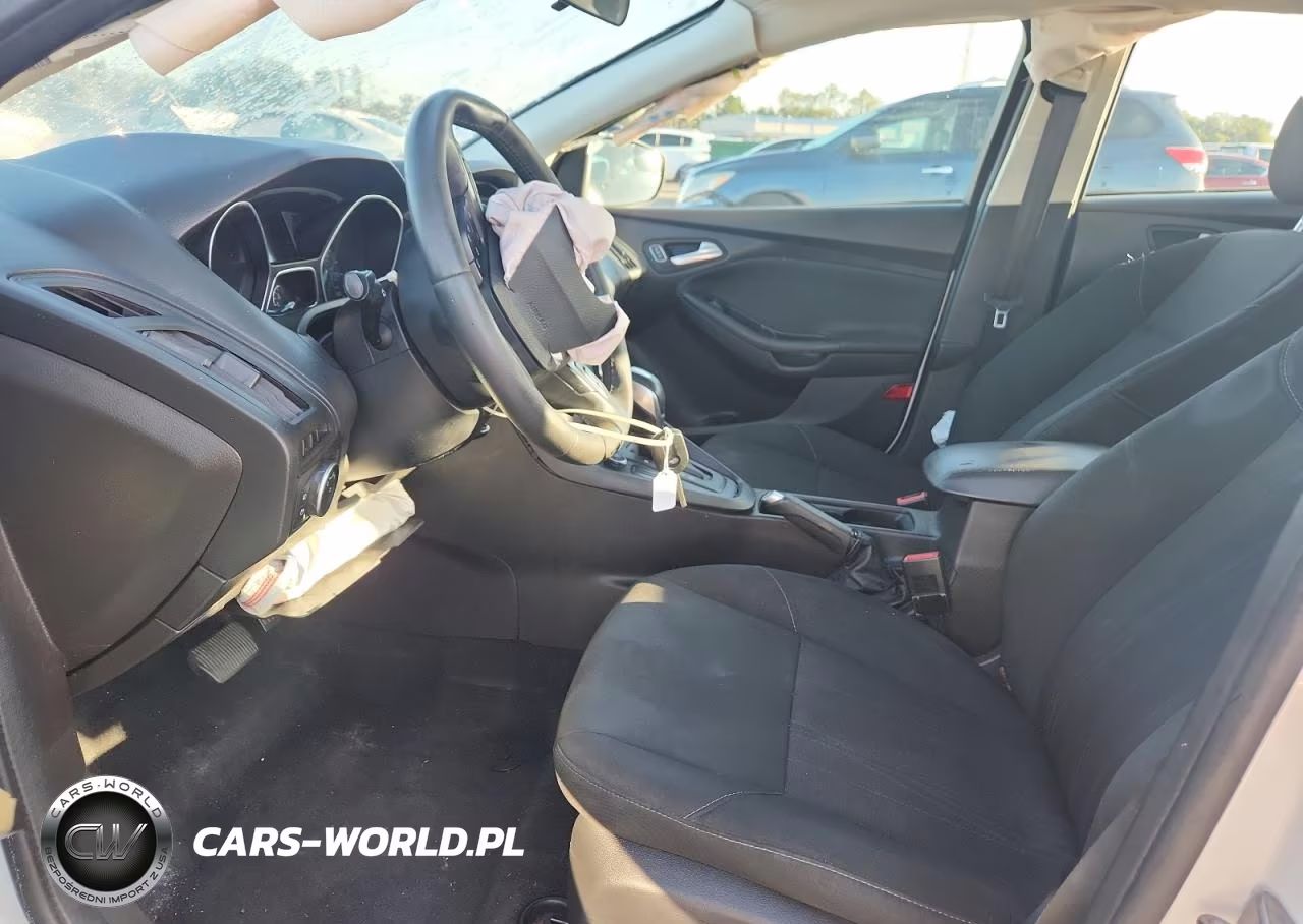 2016 Ford Focus Se VIN:1FADP3F26GL306108 - 7