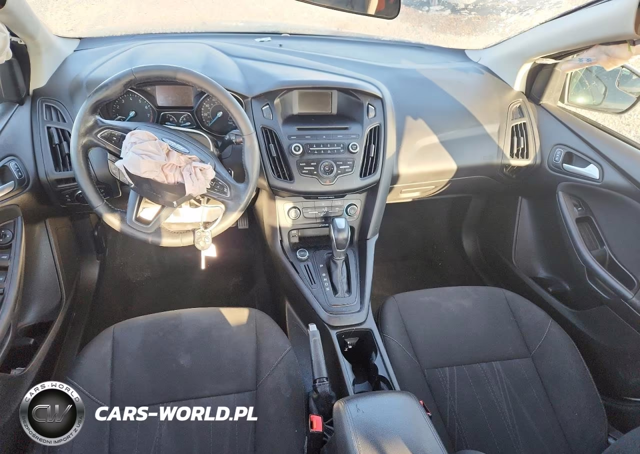 2016 Ford Focus Se VIN:1FADP3F26GL306108 - 8