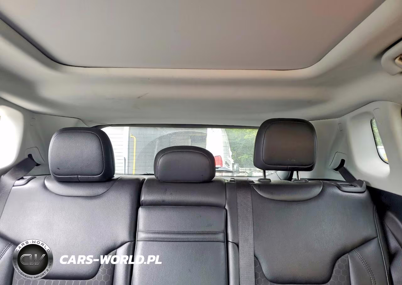 2019 Jeep Compass Latitude VIN:3C4NJDBB0KT696616 - 10