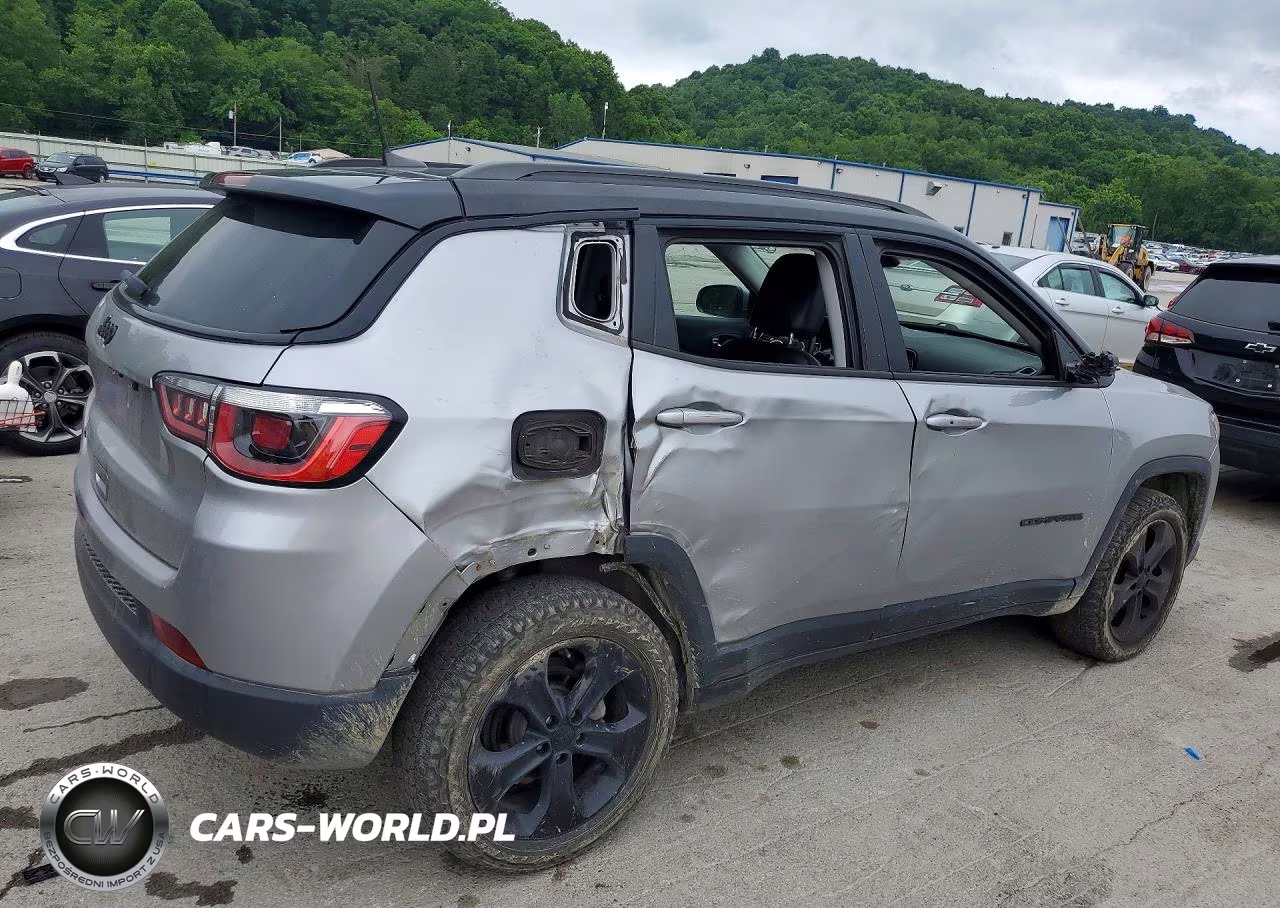 2019 Jeep Compass Latitude VIN:3C4NJDBB0KT696616 - 3