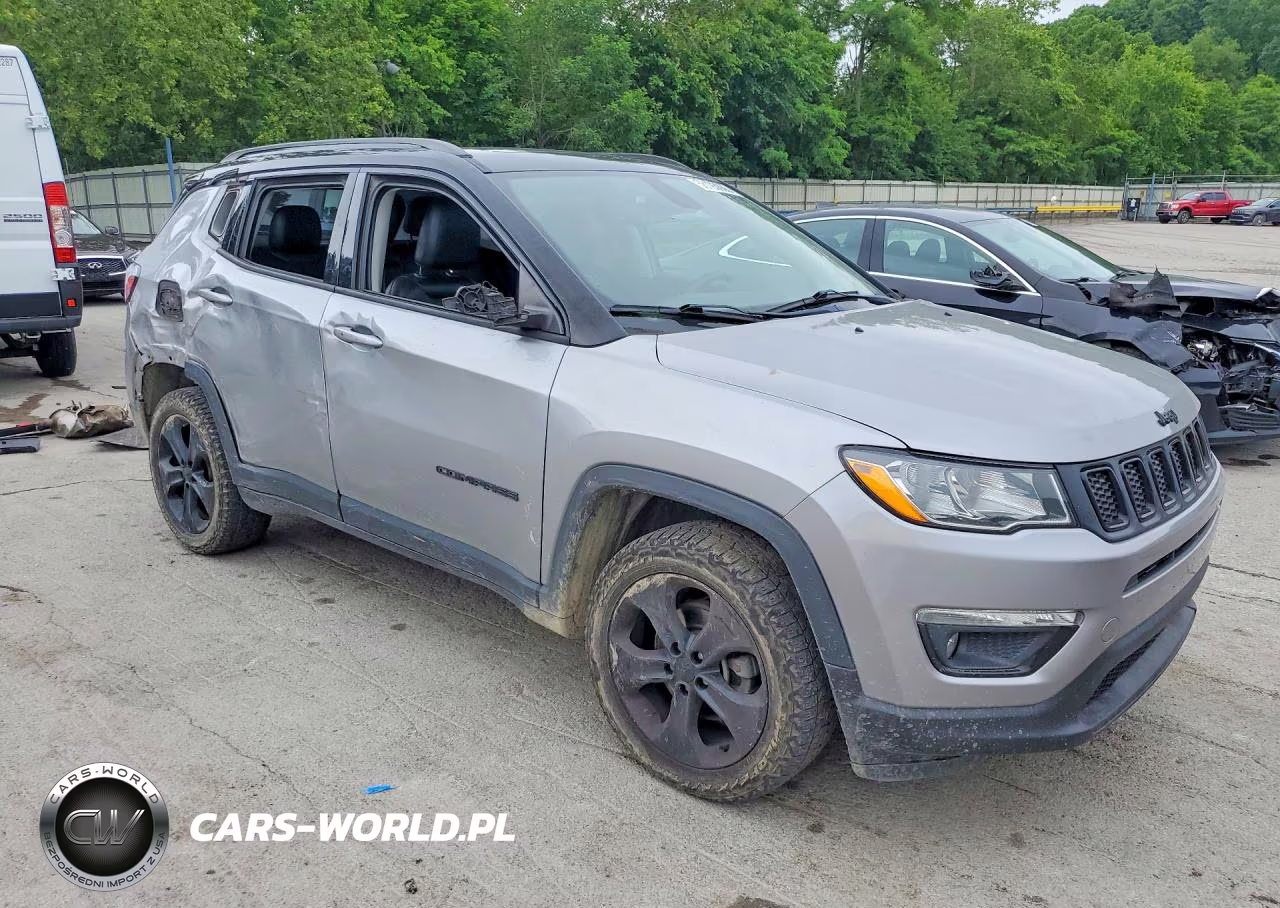2019 Jeep Compass Latitude VIN:3C4NJDBB0KT696616 - 4