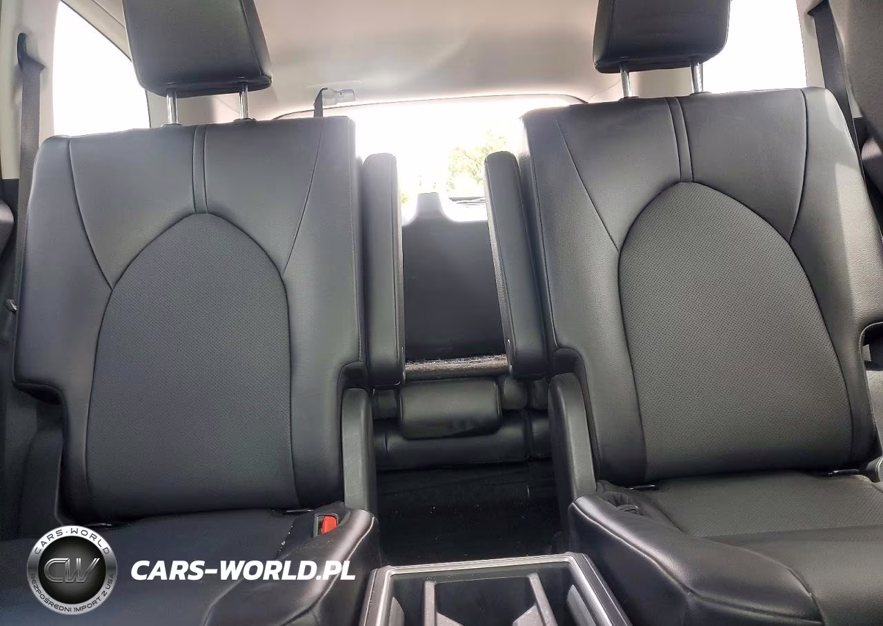 2025 Toyota Grand Highlander Xle VIN:5TDAAAA58SS020174 - 10