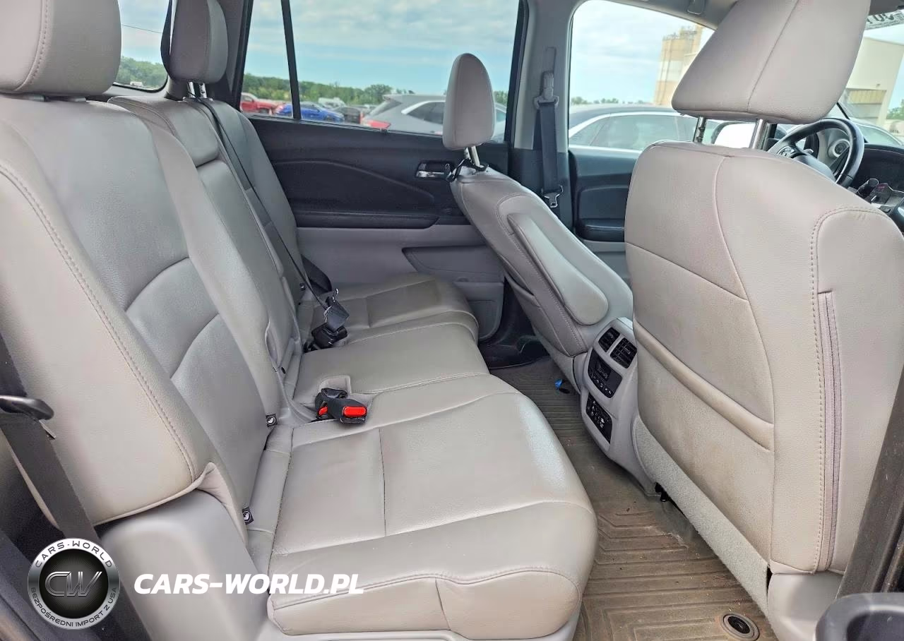 2016 Honda Pilot Touring VIN:5FNYF6H93GB082499 - 11
