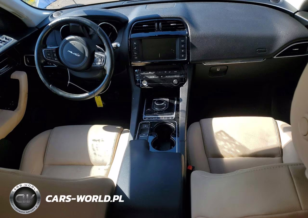 2017 Jaguar F-Pace Premium VIN:SADCJ2BV1HA494121 - 8