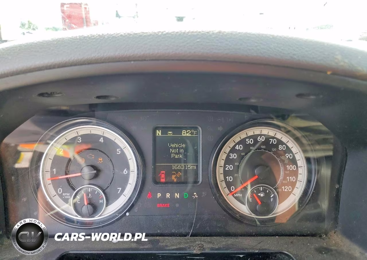 2018 Ram 3500 St VIN:3C63R3CJ0JG132589 - 8